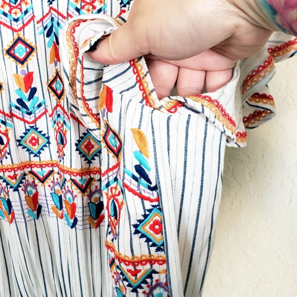 Savanna Jane Aztec Boho Embroidered Romper - Picture 5 of 10